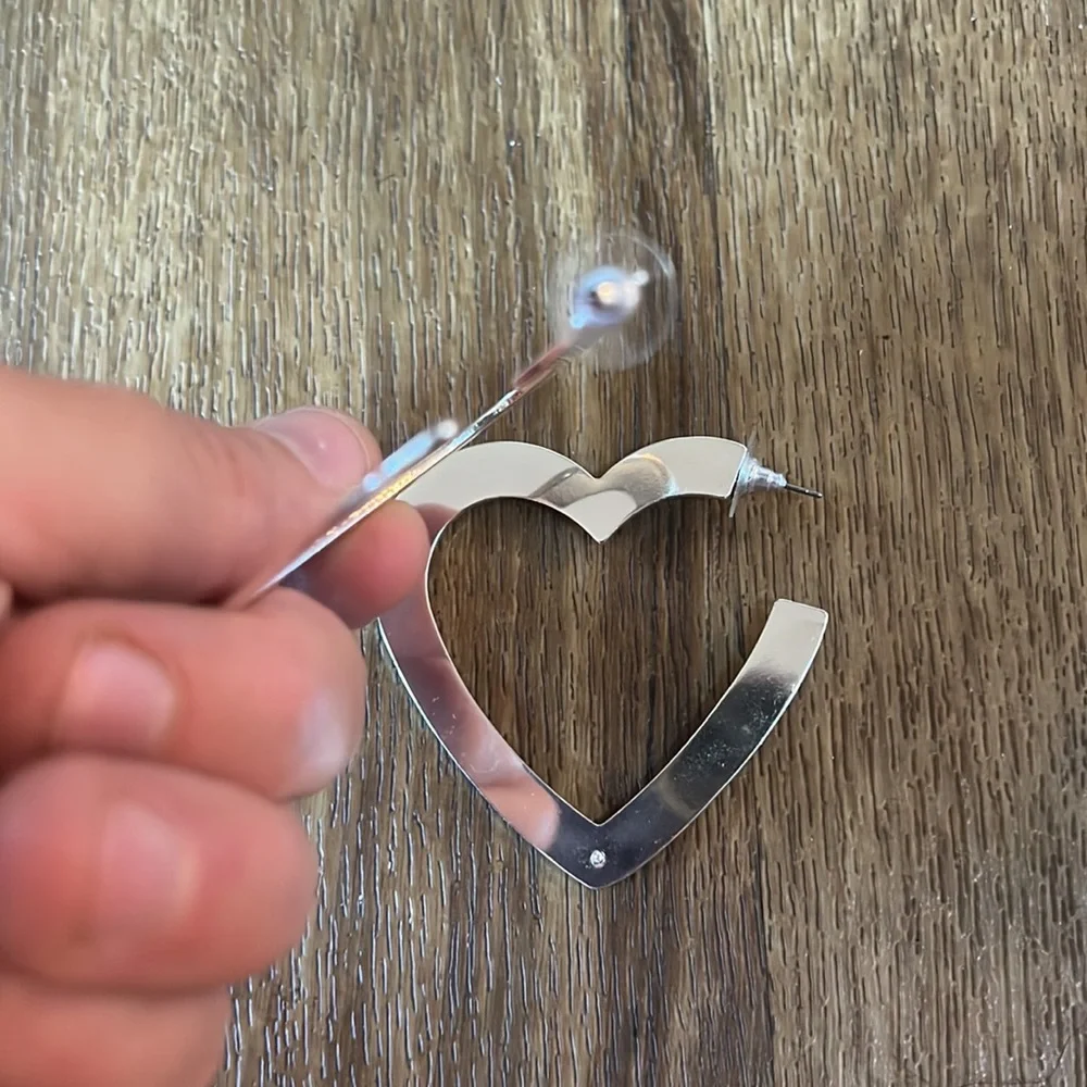 Womens heart earrings - Picture 3 of 3